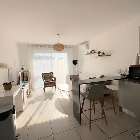 Apartment 2 Piece Equipe Climatise